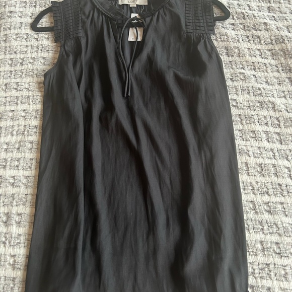 Loft black sleeveless blouse. - Picture 6 of 6